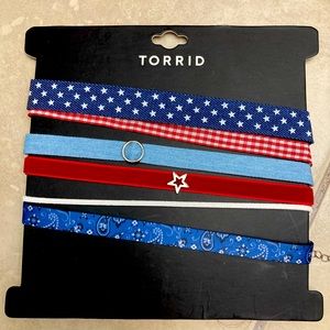 Set of torrid chokers